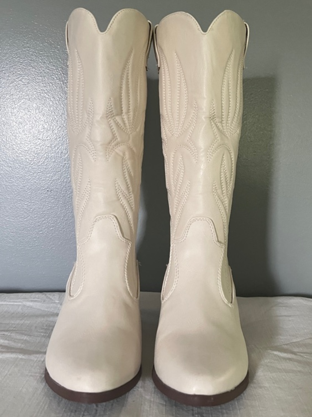 Charlotte Russe Cream Western Boots Women's Size 7
